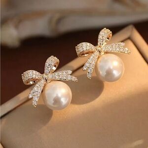Gold Bow Pearl Earrings